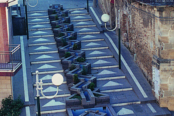 combinazione-scala-fioriere-1